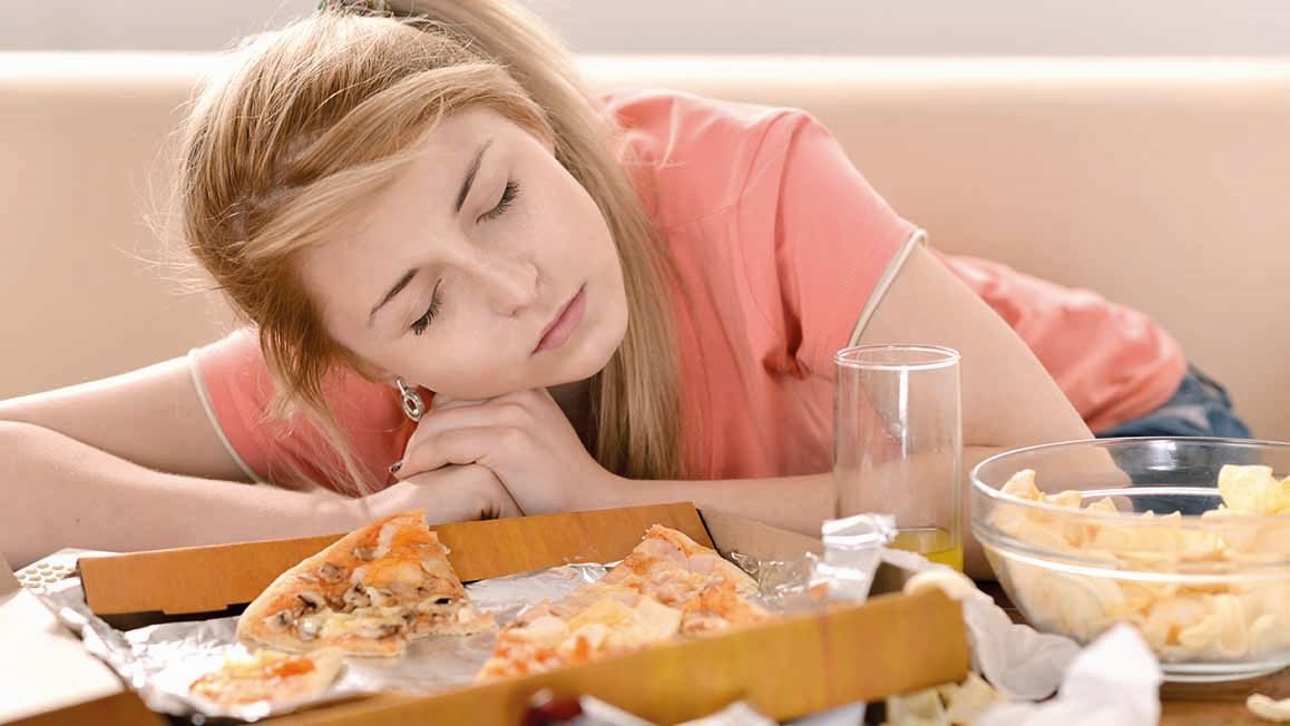 Heb jij wel eens last van een after dinner dip? Dit is waarom