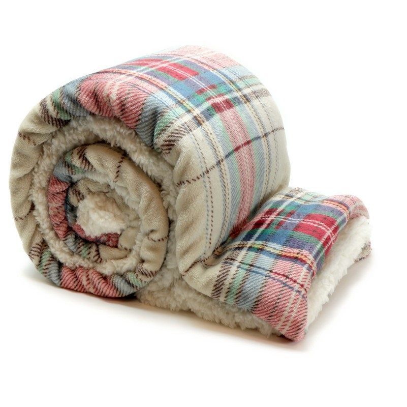 Unique Living Larsson fleece plaid