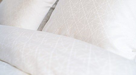 Zijde dekbedovertrek Kayori Kobe silk off-white