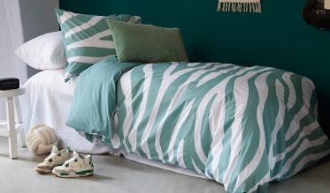 Kinderdekbedovertrek kopen? Je vindt hier van Snoozing kinderdekbedovertrekken in diverse vrolijke thema's. Het assortiment bevat overtrekken voor peuter dekbedden van 120x150 cm en één-persoons dekbedden van 140x200 cm