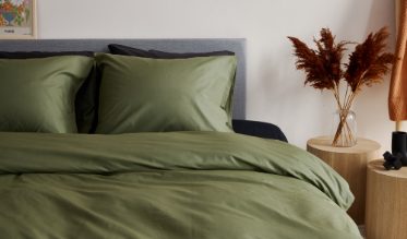 Snoozing biedt een zeer uitgebreid assortiment aan dekbedovertrekken van hoge kwaliteit. Van klassiek tot romantisch en van levendig tot stoer. Een Snoozing dekbedovertrek staat voor zacht beddengoed voor een zacht prijsje.