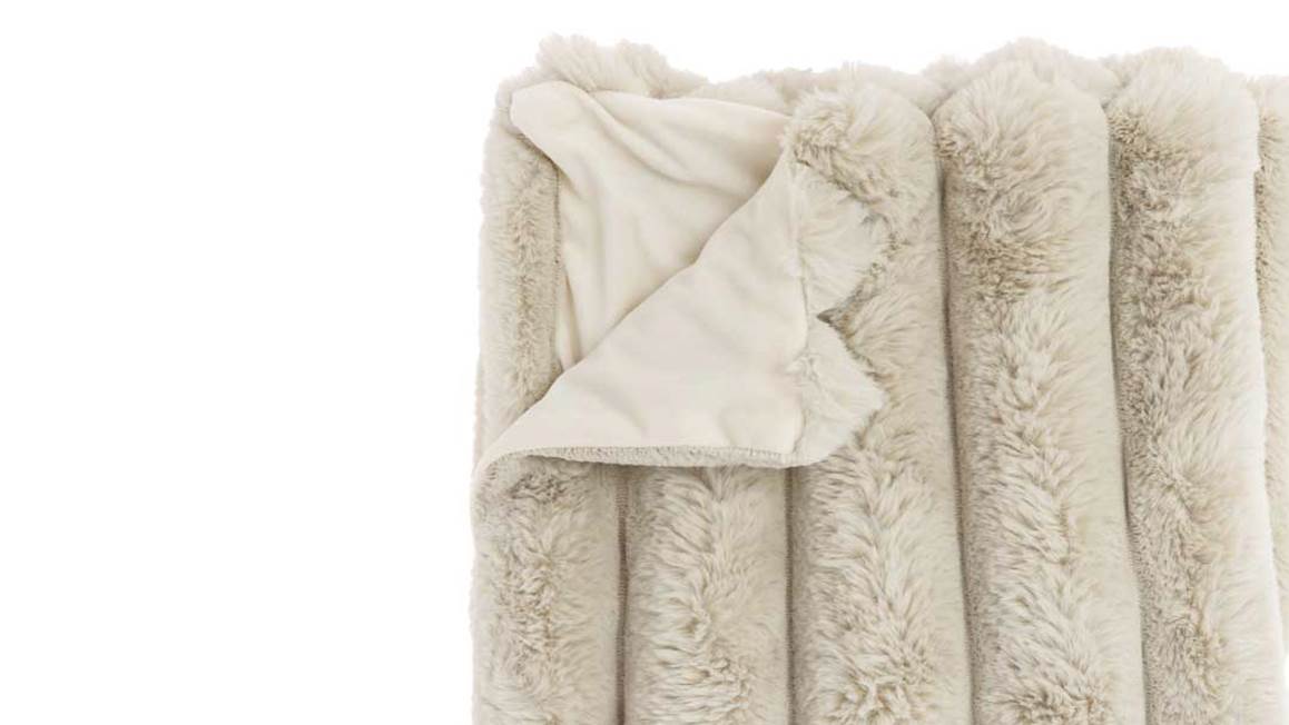 Unique Living Liebe fleece plaid