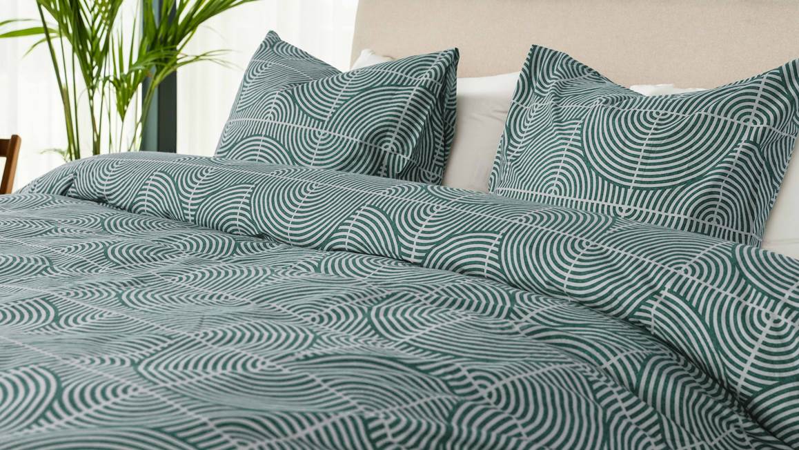 Kayori Haya dekbedovertrek