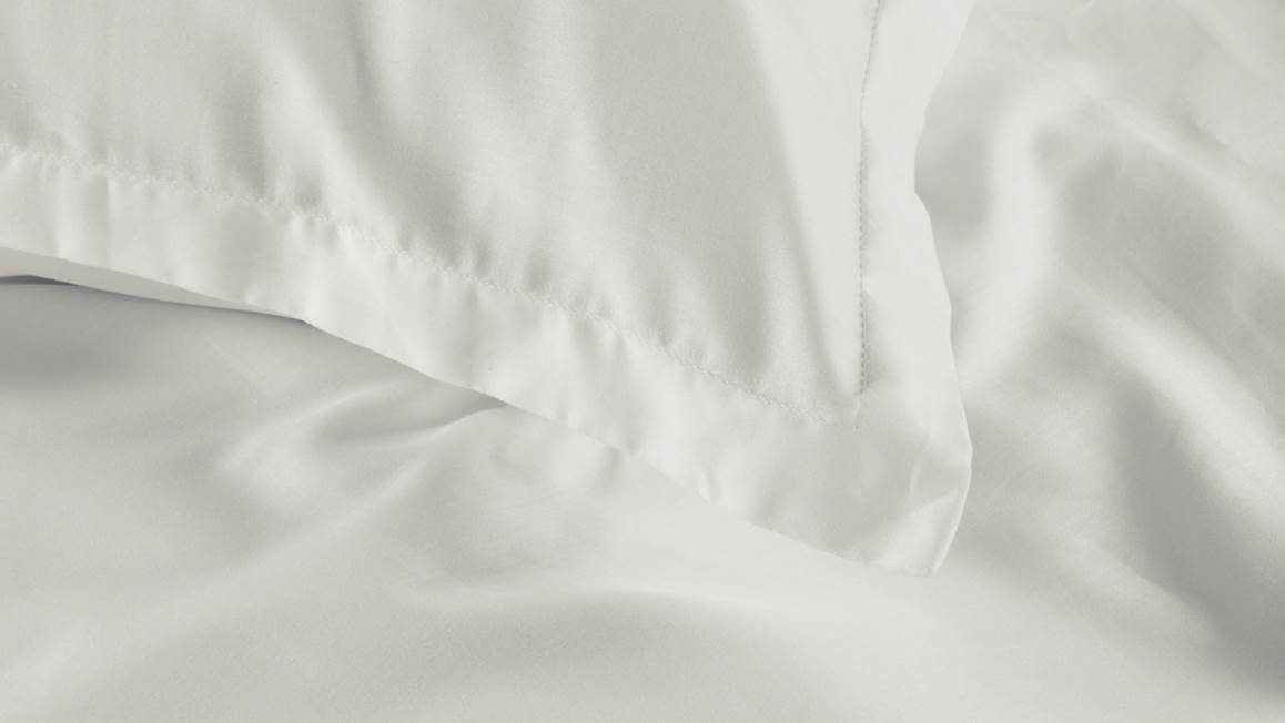 Snoozing Satin Uni dekbedovertrek