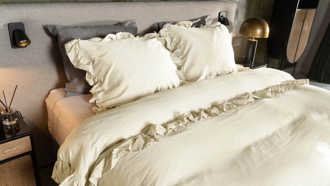 Kayori Oda dekbedovertrek