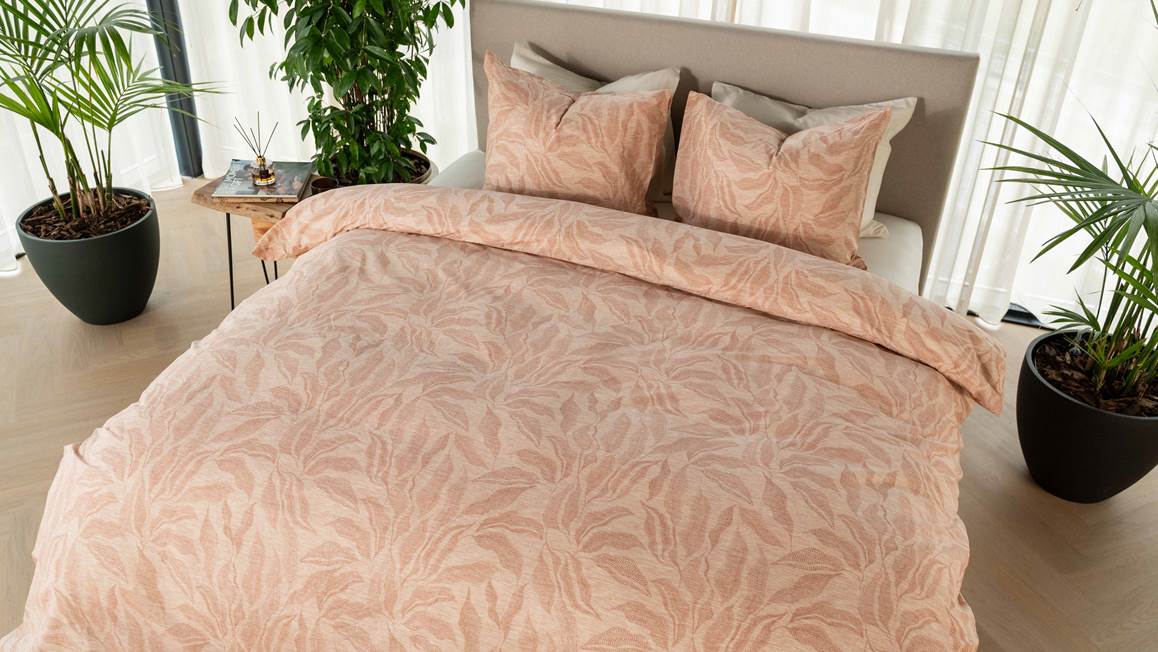 Kayori Ena dekbedovertrek