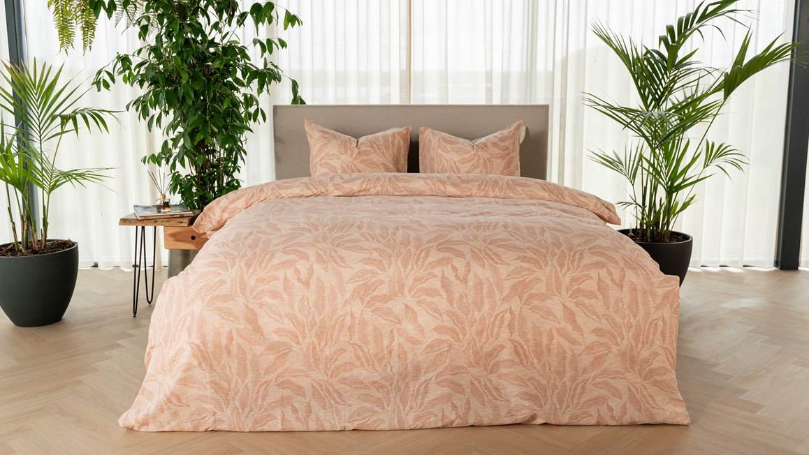 Kayori Ena dekbedovertrek