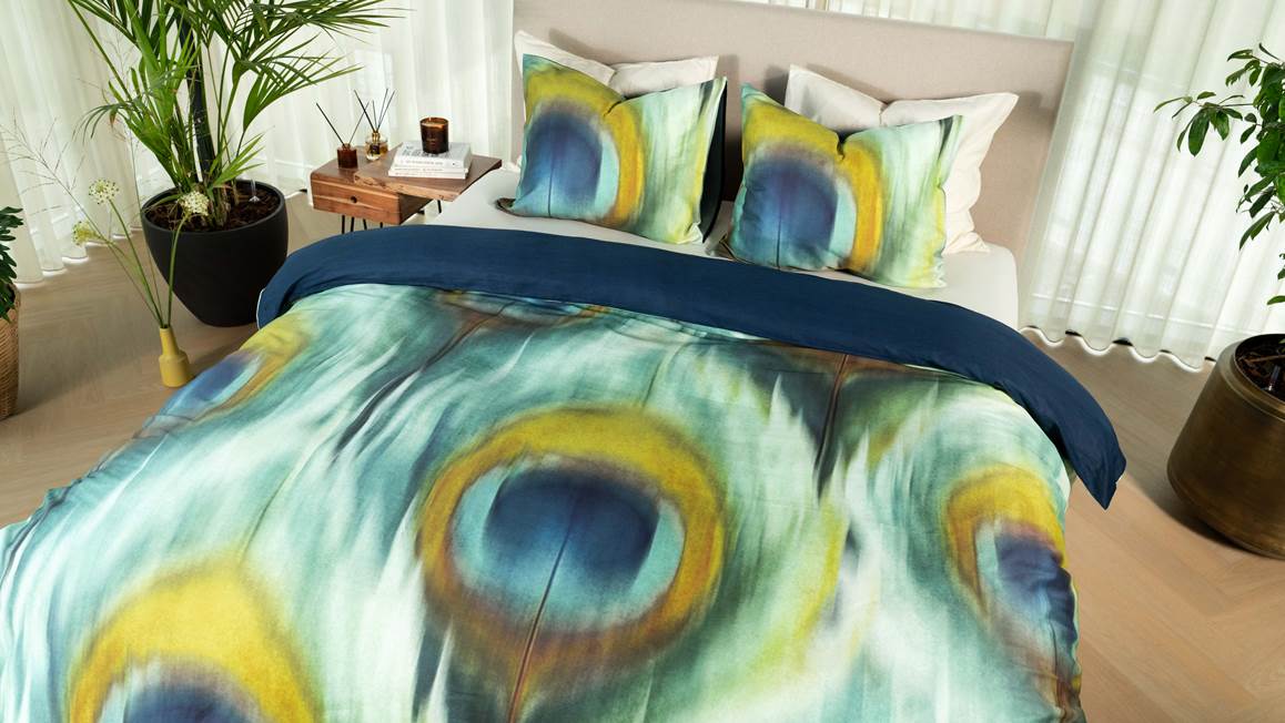 Kayori Ebino dekbedovertrek