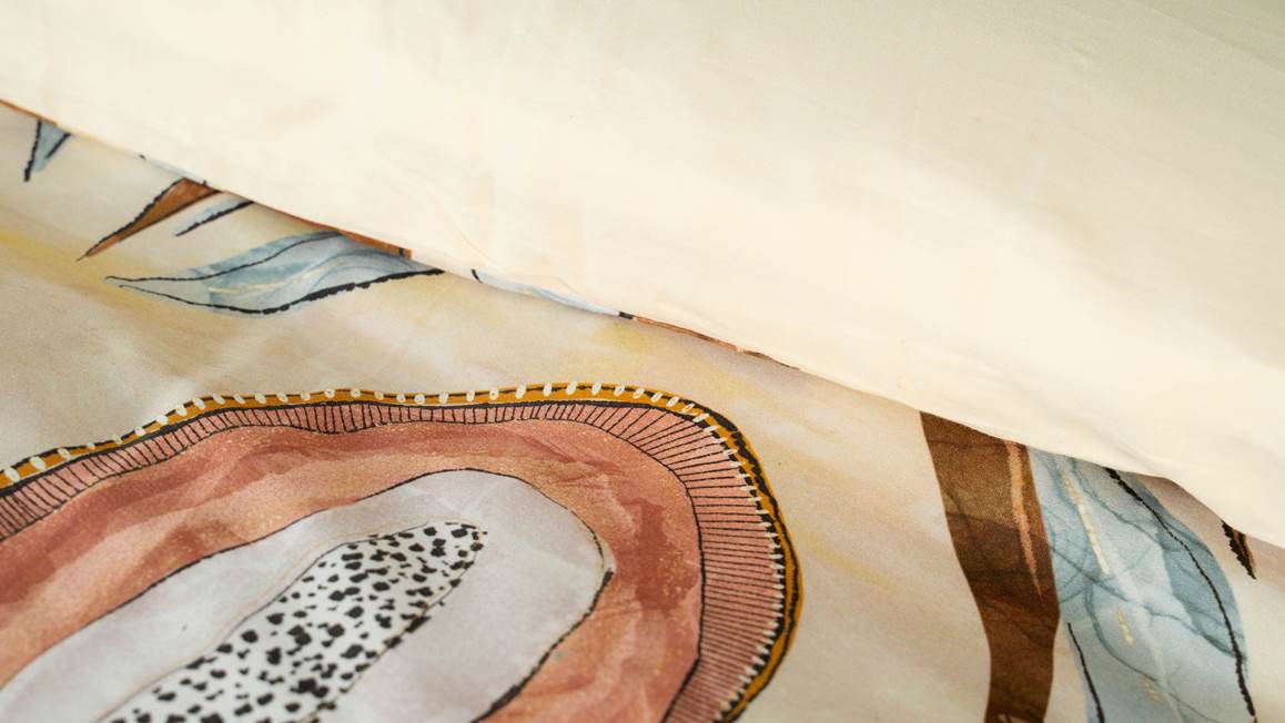 Kayori Inako dekbedovertrek