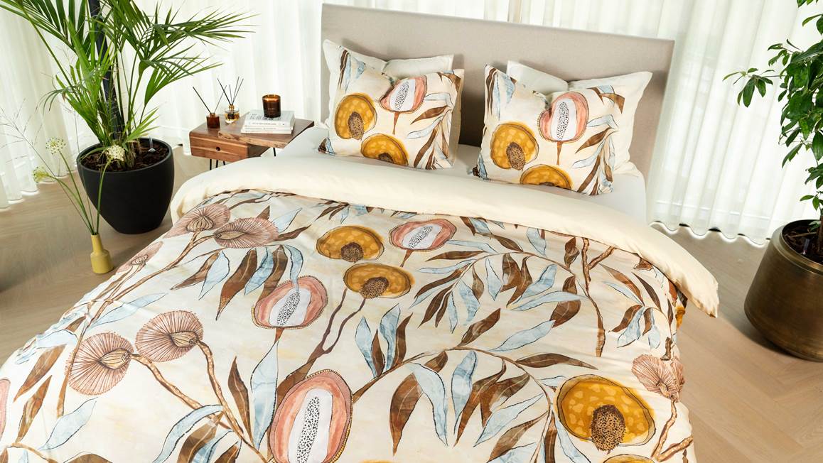 Kayori Inako dekbedovertrek