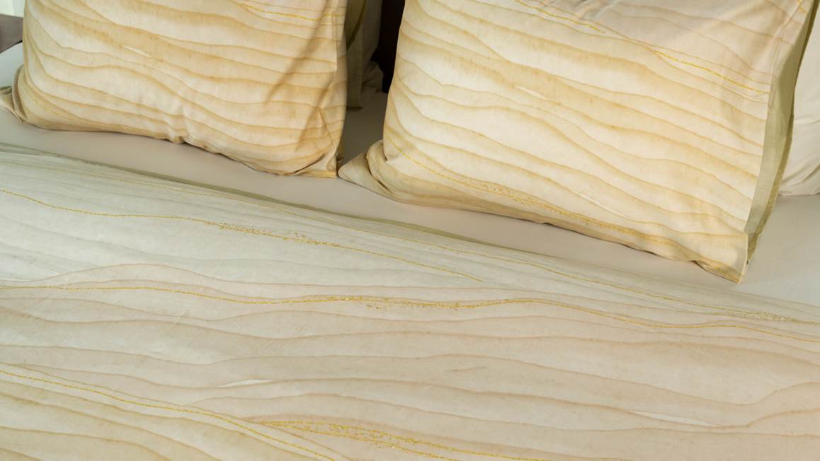 Kayori Zaki dekbedovertrek