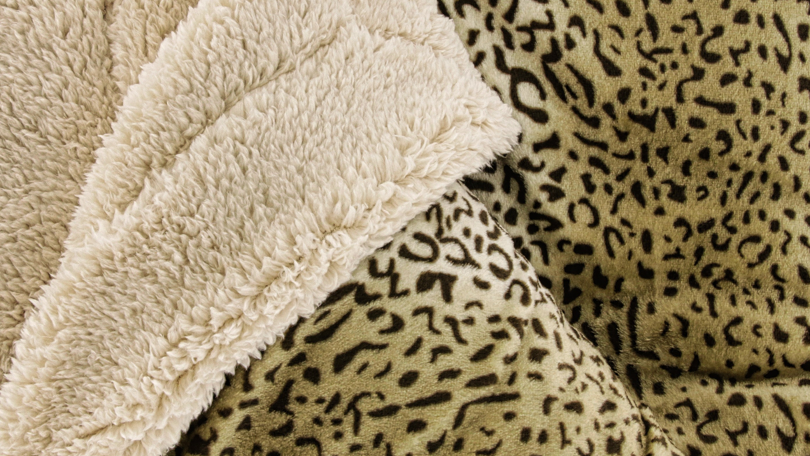 Unique Living Mara fleece plaid