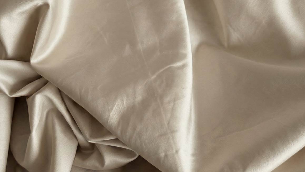 Kayori Saya katoen-satijn topper hoeslaken