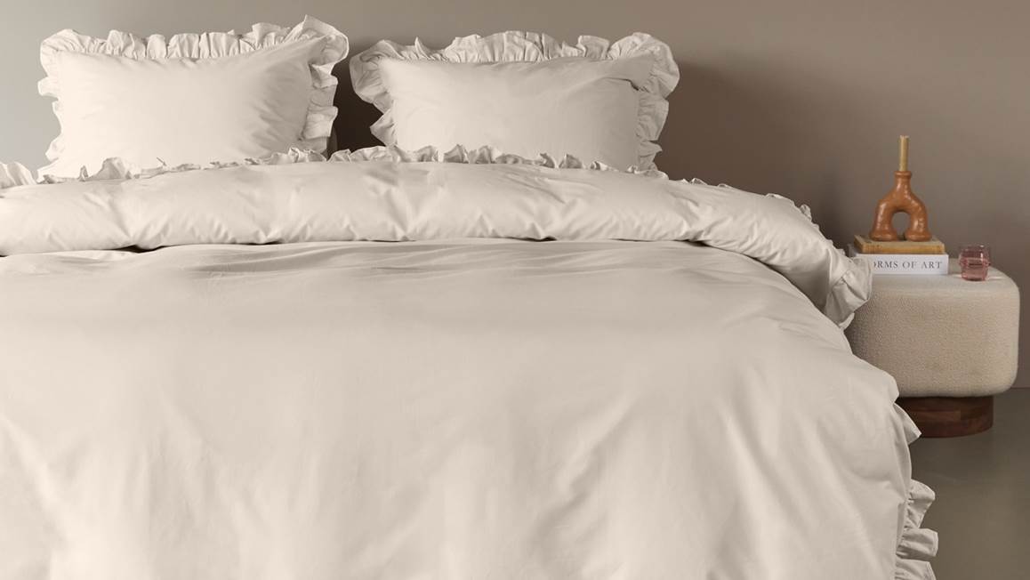 Ambiante Uni Ruffle dekbedovertrek