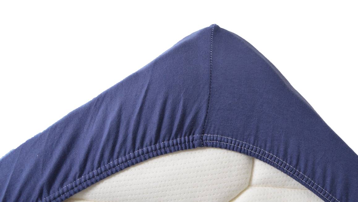 Snoozing flanel topper hoeslaken
