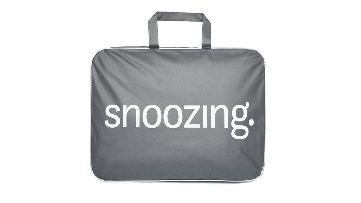 Snoozing Innsbruck zijden zomerdekbed 