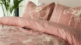 Kayori Mira dekbedovertrek