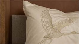 Kayori Hira dekbedovertrek