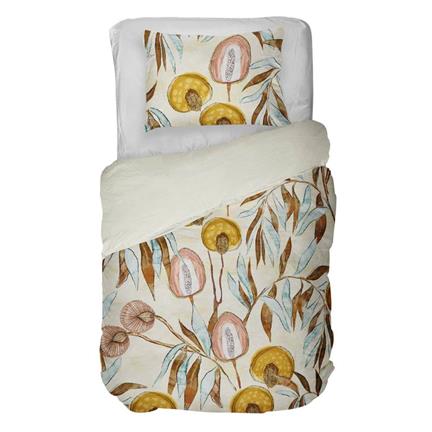 Kayori Inako dekbedovertrek